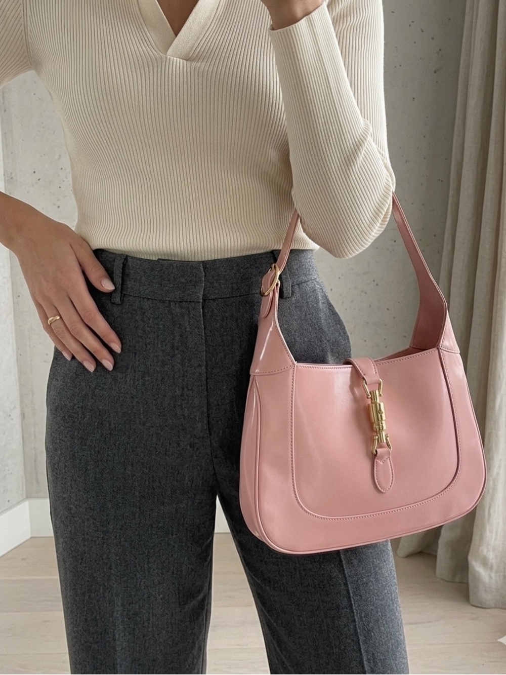 Pink medium Gucci Jackie 1961